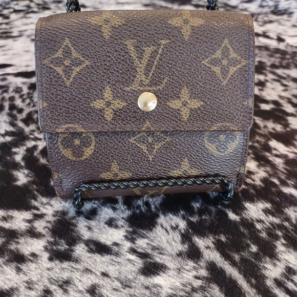 Authentic Louis Vuitton Elise Wallet - Picture 2 of 8